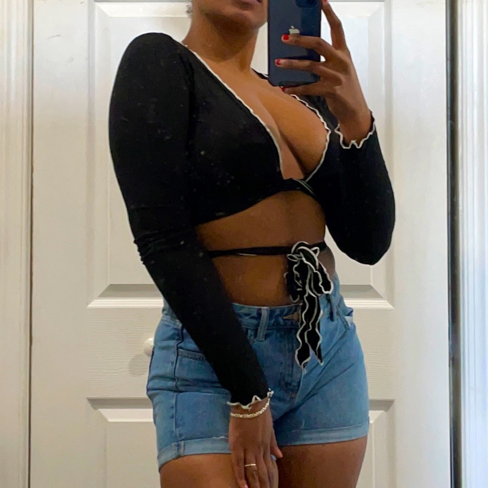 Black and white tie crop top